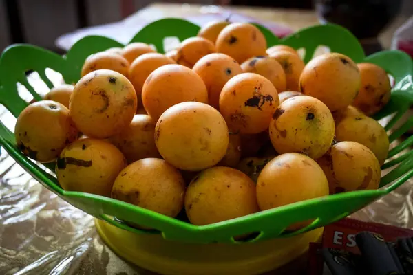Gandaria veya Bouea makrophylla Griffith, Endonezya kökenli bir meyvedir.