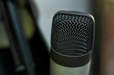 Kayıt stüdyosunda daha yoğun mikrofon