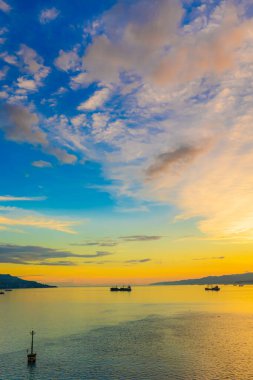 Endonezya, Ambon Körfezi 'nde altın saat