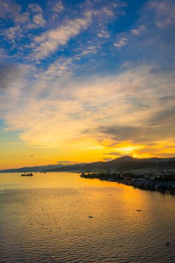 Endonezya, Ambon Körfezi 'nde altın saat