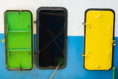 Bir feribotun kapı duvarı