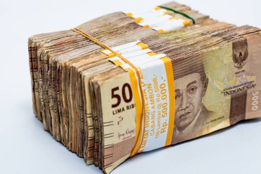 Endonezya - 23 Mayıs 2024: Endonezya parası beş bin rupi değerinde