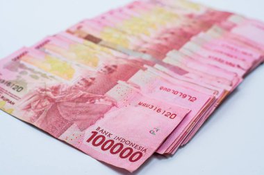 Endonezya - 23 Mayıs 2024: 100.000 rupi değerinde Endonezya parası