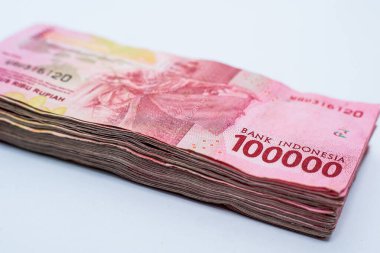 Endonezya - 23 Mayıs 2024: 100.000 rupi değerinde Endonezya parası
