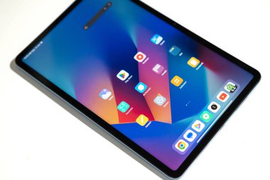 Endonezya - 15 Haziran 2024: Tabletin ekran görüntüsü