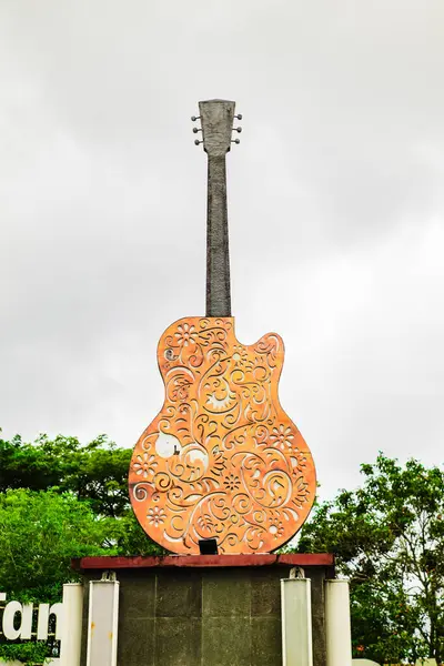 stock image Indonesia - June 22, 2024: Guitar monument in Pattimura park Ambon, Indonesia