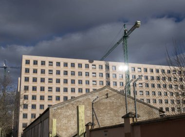 Vinçli, Burgos, İspanya 'da inşaat halindeki binaların panoramisi