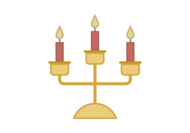 Üç yanan kırmızı mumla altın şamdan