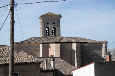 Pampliega Kilisesi (İspanya) sokaklardan görüldü