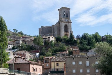 Pampliega Kilisesi, Burgos (İspanya) bir dağın tepesinde