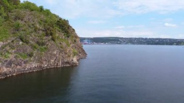 Oslo Adası Gressholmen Küçük Uçurumu, Reveal Sjursya Yarımadası - Oslo, Norveç 2.7K Hava Görüntüleri