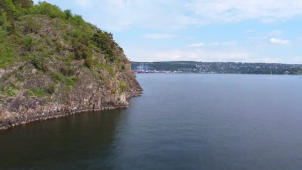 Oslo Island Gressholmen Small Cliff Reveal Sjursya Peninsula Oslo Noruega — Vídeos de Stock