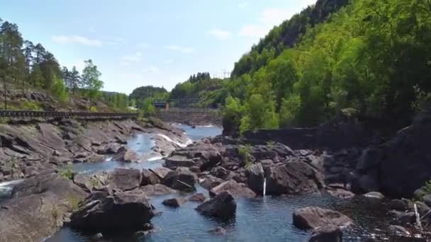 Маленький Водопад Река Отра Горка Люмбер Электростанция Штайнсфельд Гроване Норвегия — стоковое видео
