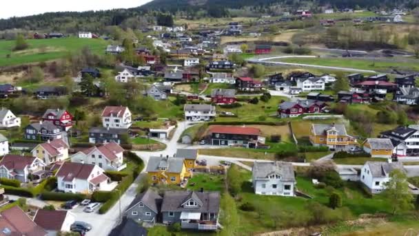 Colorful Houses Neighborhood Village Voss Norway Aerial Footage — Stok Video