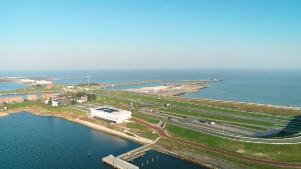 Enclosure Dam Afsluitdijk Kornwerderzand Wadden Center Building Friesland Ολλανδία Drone — Αρχείο Βίντεο