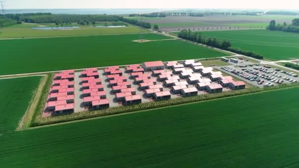 Лагерь Агентства Удаленной Занятости Circling Flevoland Нидерланды Drone Footage — стоковое видео