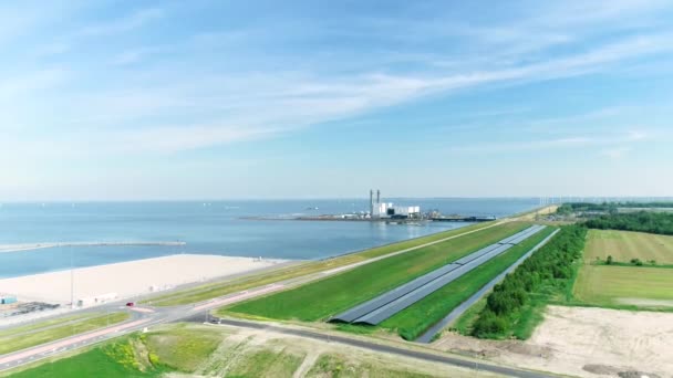 Planta Elétrica Painéis Solares Recipientes Armazenamento Flevoland Holanda Drone Footage — Vídeo de Stock