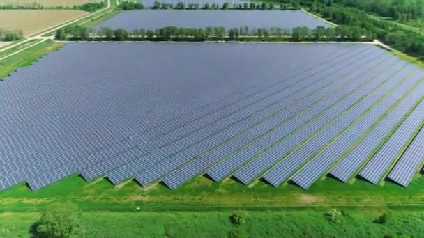 Снимок Солнечных Парков Ветряных Турбин Электростанции Флеволанд Нидерланды — стоковое видео