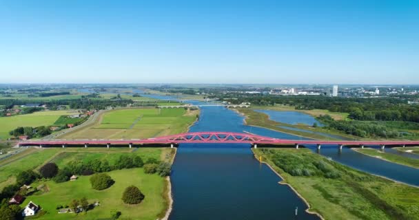 Ijssel River Three Bridges Visible Yleiskatsaus Zwolle Alankomaat Drone Footage — kuvapankkivideo