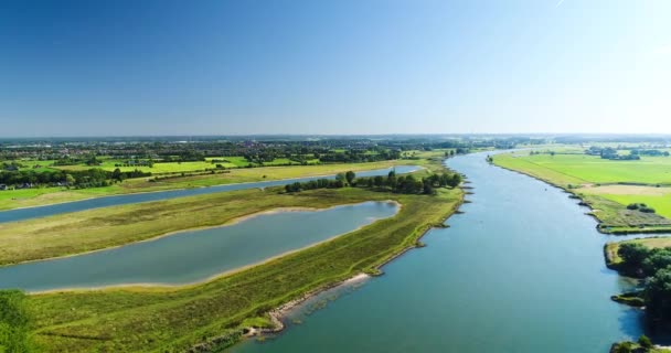 Dutch Ijssel River Peacefully Flowing Zwolle Netherlands Drone Footage — 图库视频影像
