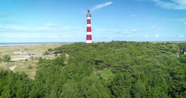 Nadering Vuurtoren Ameland Flying Trees Ameland Nederland Drone Footage — Stockvideo