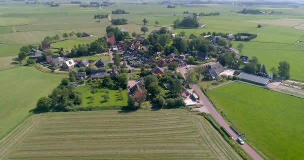 荷兰小村庄 形状看起来像骷髅或钥匙孔 4K无人机的图像 — 图库视频影像