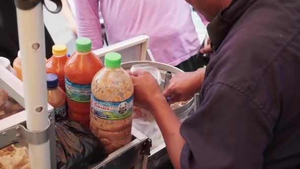 Індонезійська Вулична Їжа Під Назвою Cilok Борошна Тапіоки Тофу Деяких — стокове відео
