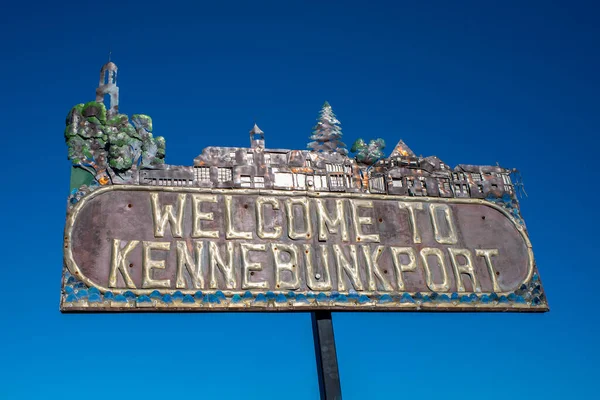 stock image Welcome to Kennebunkport sign in Dock Square in Kennebunkport Maine.