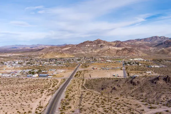 Beatty Nevada 'nın havadan görünüşü Las Vegas Nevada yakınlarındaki Ölüm Vadisi' nin hemen dışındaki eski bir maden kasabası..