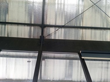 Folyo yalıtım ve çelik destekli sanayi tavanı