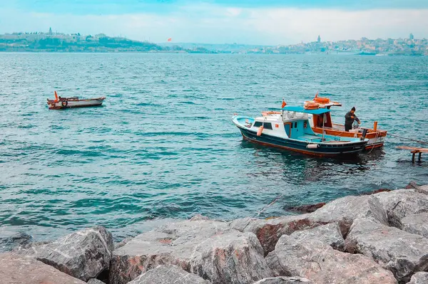 Deniz manzarası ve iskele.