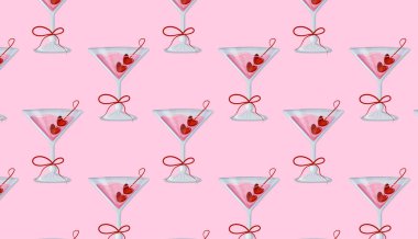 Pembe arkaplanda kalp şeklinde böğürtlen ve baloncuk şeklinde böğürtlenli martini bardakları Sevgililer Günü tekstil, ambalaj ya da pankartlarıyla kusursuz desen.