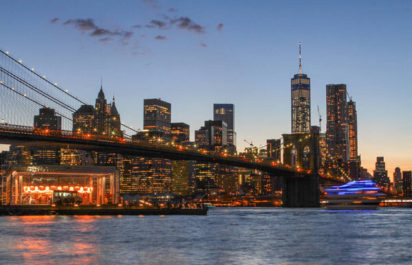 Manhattan skyline with the Brooklyn Bridge