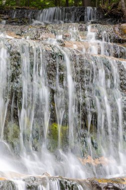 Au tren Michigan üst yarımadasında düşüyor