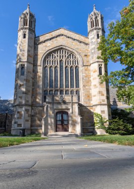 Ann Arbor, MI - 15 Ekim 2022: Michigan Üniversitesi kampüsündeki hukuk fakültesi binası