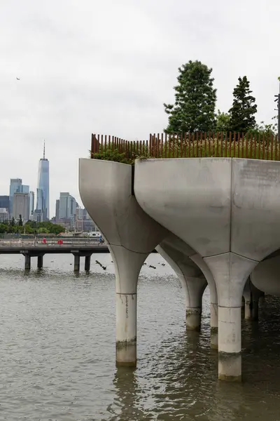 New York 'taki 54. iskele.
