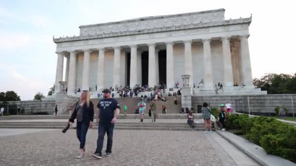ワシントンDc 2023年9月15日 リンカーン記念館を訪れる観光客のタイムラウンド — ストック動画