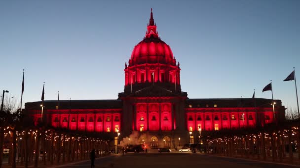 Δημαρχείο Του Σαν Φρανσίσκο Φώτισε Για Υποστηρίξει Τους 49Ers — Αρχείο Βίντεο