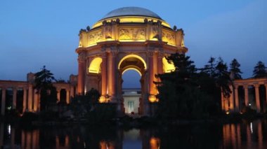 San Francisco Güzel Sanatlar Sarayı mavi saatte
