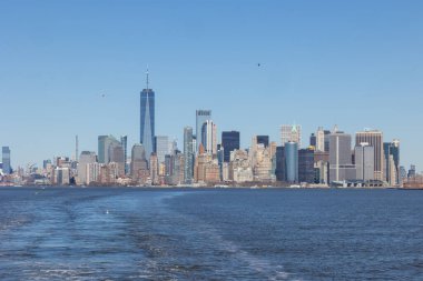 Aşağı Manhattan silueti Staten Island feribotundan görülüyor.