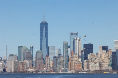 Aşağı Manhattan silueti Staten Island feribotundan görülüyor.
