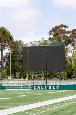 San Luis Obispo, CA - 3 Mayıs 2025: Kaliforniya Politeknik Kampüsündeki Mustang Memorial Stadyumu