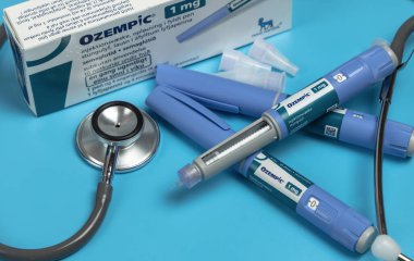 Ozempic insülin enjeksiyon kalemi veya şeker hastaları için insülin kartuş kalem. Diyabet hastaları için tıbbi ekipman. Kopenhag, Danimarka - 28 Mayıs 2023 