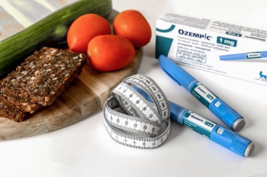 Ozempic insülin enjeksiyon kalemi veya şeker hastaları için insülin kartuş kalem. Diyabet hastaları için tıbbi ekipman. Danimarka - 18 Ekim 2023