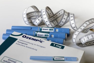 Ozempic insülin enjeksiyon kalemi veya şeker hastaları için insülin kartuş kalem. Diyabet hastaları için tıbbi ekipman. Danimarka - 11 Ekim 2023