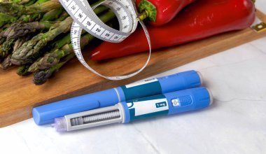  Şeker hastaları ve kilo kaybı için Ozempic insülin enjeksiyon kalemi. 