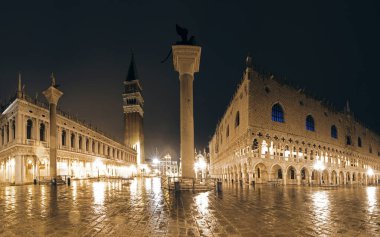 St. Mark Meydanı Gece Tonu