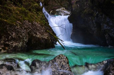 Sünikov vodni gaj geçitleri ve şelaleleri - Lepena, Trenta, Slovenya