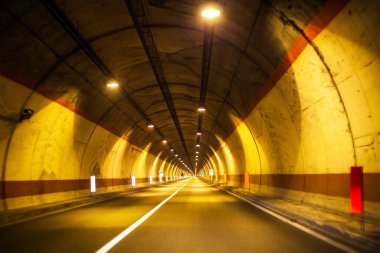 Kaybolan Nokta Uzun Boş Yol Tüneli Sonsuzluk Perspektifi