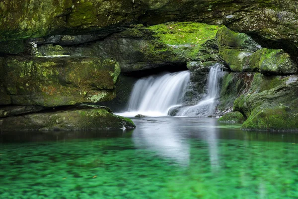 Fluxo Água Fria Gljun Perto Bovec Julian Alps Eslovénia — Fotografia de Stock